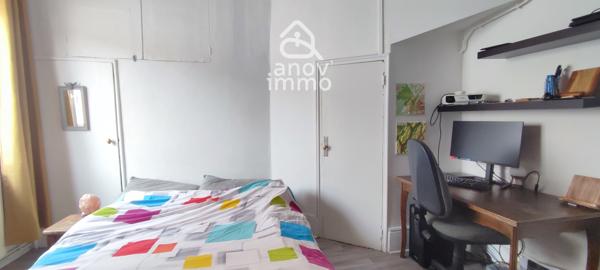 Appartement
                                                                                                                                                                                                                                                                                                                        5 pièce(s)                                                                                                                                                                                                          4 chambre(s)                                                                                                                                                                                                          120  m²