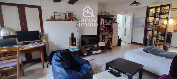 Appartement
                                                                                                                                                                                                                                                                                                                        5 pièce(s)                                                                                                                                                                                                          4 chambre(s)                                                                                                                                                                                                          120  m²