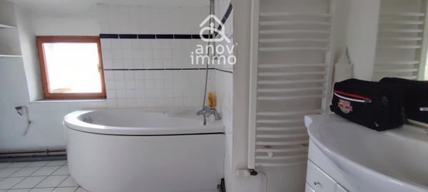 Appartement
                                                                                                                                                                                                                                                                                                                        5 pièce(s)                                                                                                                                                                                                          4 chambre(s)                                                                                                                                                                                                          120  m²