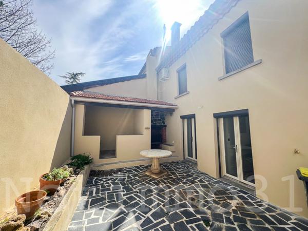 très belle maison T5 avec cour et garage
