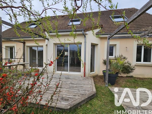 Maison à vendre 6 pièces 146 m² Le Breil-sur-Mérize