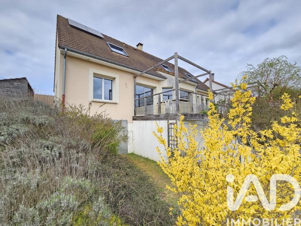 Maison à vendre 6 pièces 146 m² Le Breil-sur-Mérize