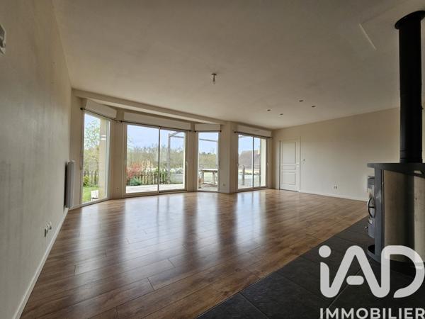 Maison à vendre 6 pièces 146 m² Le Breil-sur-Mérize