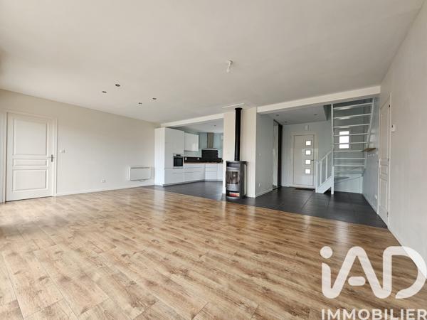 Maison à vendre 6 pièces 146 m² Le Breil-sur-Mérize