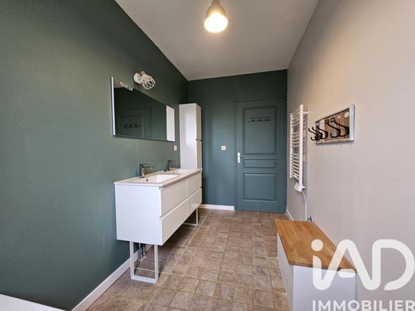 Maison à vendre 6 pièces 146 m² Le Breil-sur-Mérize