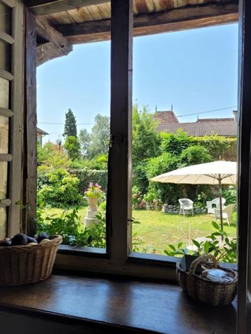 À vendre - Maison traditionnelle, 8 pièces située à Sauveterre-de-Béarn (64390)