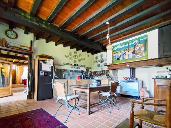 À vendre - Maison traditionnelle, 8 pièces située à Sauveterre-de-Béarn (64390)