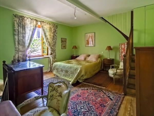 À vendre - Maison traditionnelle, 8 pièces située à Sauveterre-de-Béarn (64390)