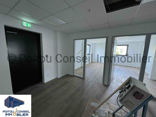 LOCAL COMMERCIAL NEUF 600m2 FONTENAY LE COMTE CENTRE