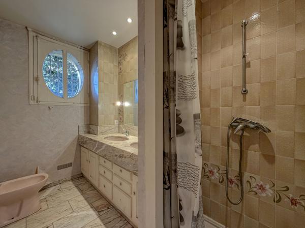 Villeneuve-sur-Lot (47300) Villeneuve sur lot, Maison de Maître – Élégance, volumes et authenticité