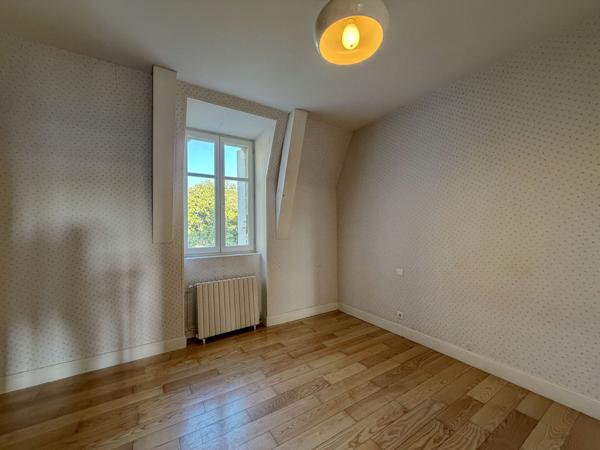 Villeneuve-sur-Lot (47300) Villeneuve sur lot, Maison de Maître – Élégance, volumes et authenticité