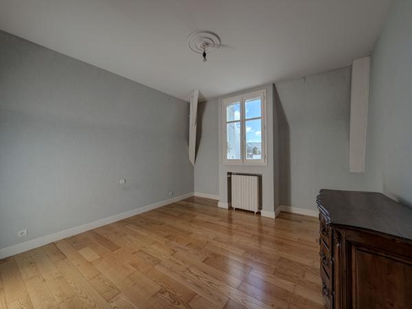 Villeneuve-sur-Lot (47300) Villeneuve sur lot, Maison de Maître – Élégance, volumes et authenticité