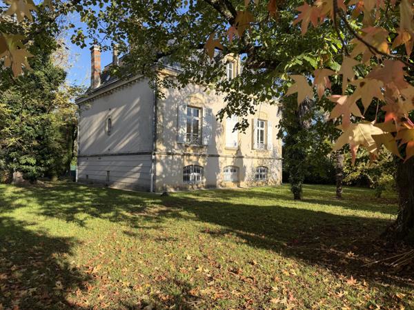 Villeneuve-sur-Lot (47300) Villeneuve sur lot, Maison de Maître – Élégance, volumes et authenticité