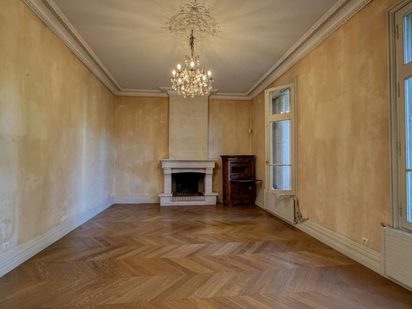 Villeneuve-sur-Lot (47300) Villeneuve sur lot, Maison de Maître – Élégance, volumes et authenticité