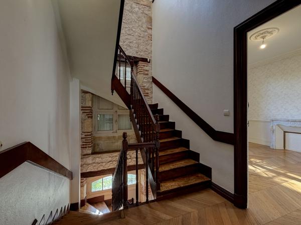 Villeneuve-sur-Lot (47300) Villeneuve sur lot, Maison de Maître – Élégance, volumes et authenticité