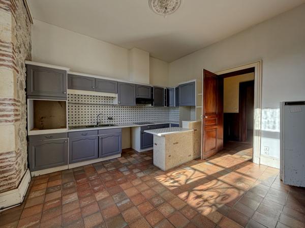 Villeneuve-sur-Lot (47300) Villeneuve sur lot, Maison de Maître – Élégance, volumes et authenticité