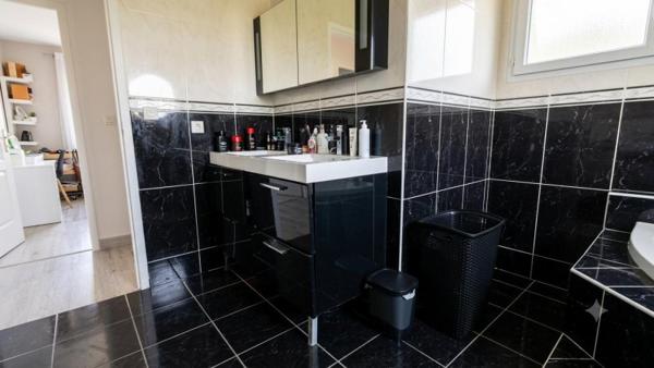 Vente / Maison contemporaine à Bourgoin-Jallieu (38300)