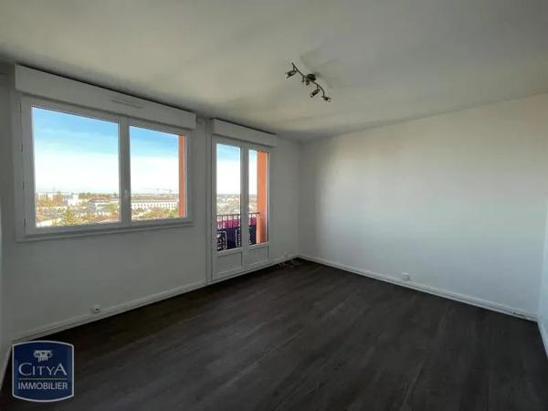 Appartement à louer 2 pièces 45.36m² Laval (53000)