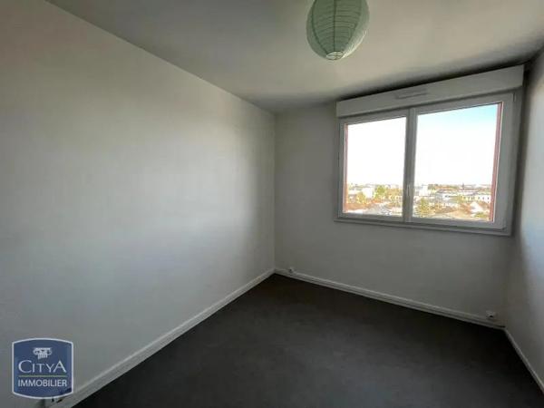 Appartement à louer 2 pièces 45.36m² Laval (53000)
