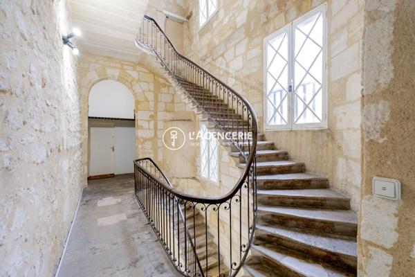 Chartrons – Charmant T2 avec mezzanine, au calme, dans un bel immeuble en pierre