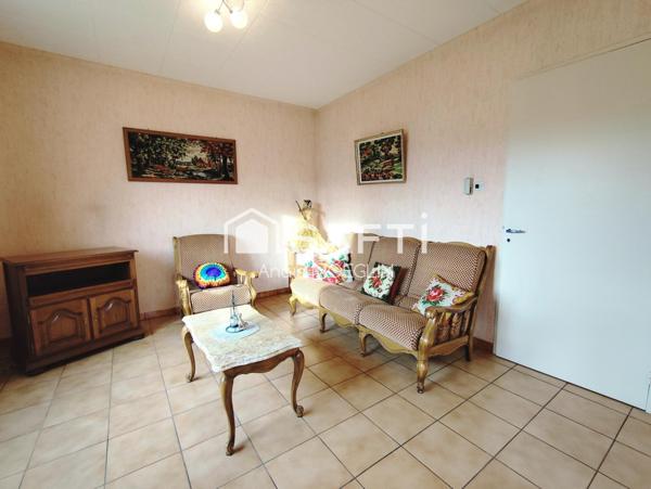 Maison individuelle de 110 m2, cave et dépendance.