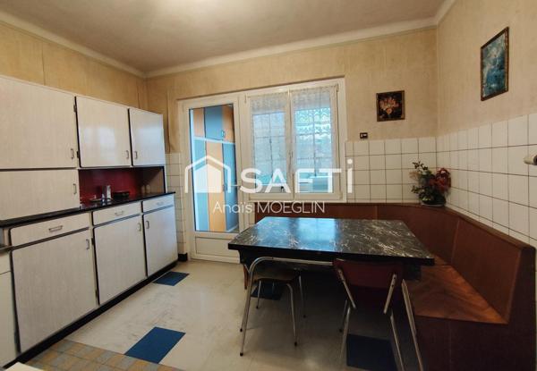 Maison individuelle de 110 m2, cave et dépendance.