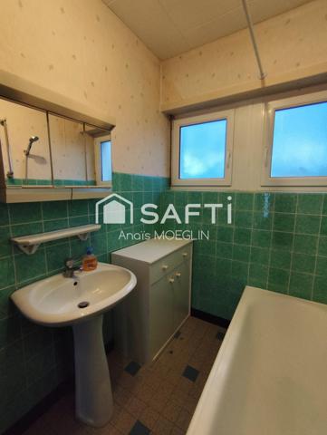 Maison individuelle de 110 m2, cave et dépendance.