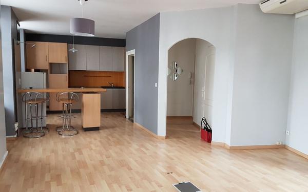 Immeuble à vendre    2 pièces • 180 m2 Montluçon