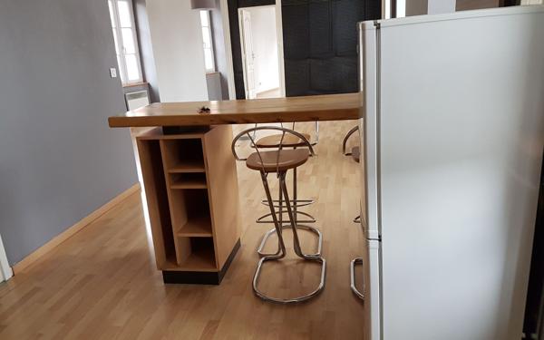 Immeuble à vendre    2 pièces • 180 m2 Montluçon