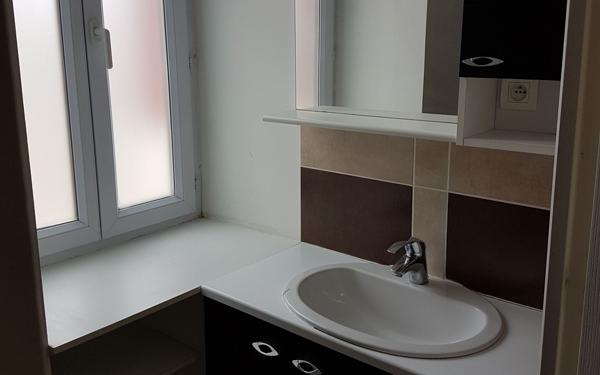 Immeuble à vendre    2 pièces • 180 m2 Montluçon