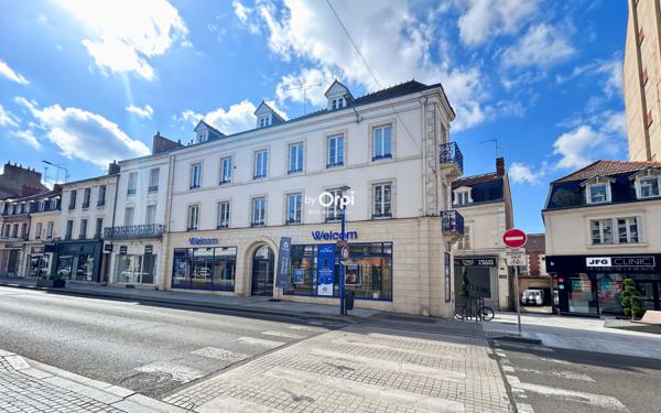 Immeuble à vendre    2 pièces • 180 m2 Montluçon