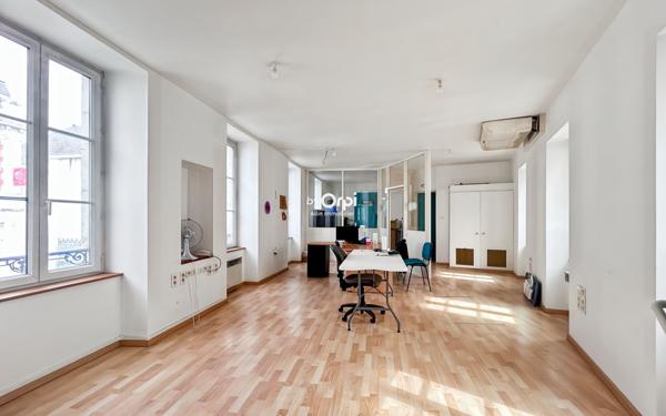 Immeuble à vendre    2 pièces • 180 m2 Montluçon