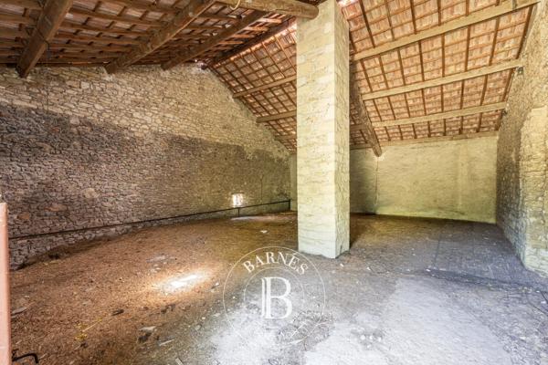 Reillanne, Propriété 8 Chambres -  350 m² à vendre