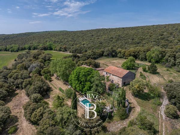 Reillanne, Propriété 8 Chambres -  350 m² à vendre