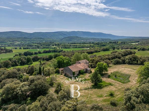 Reillanne, Propriété 8 Chambres -  350 m² à vendre