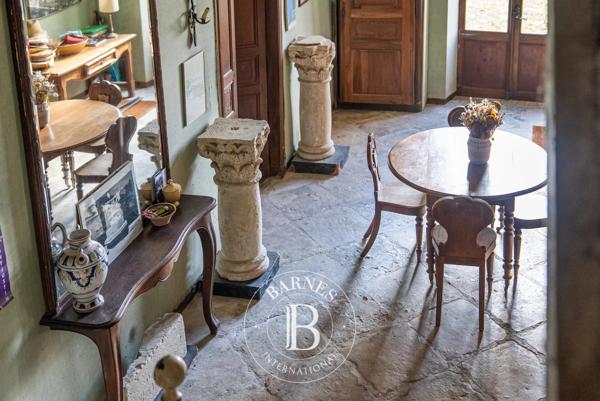 Reillanne, Propriété 8 Chambres -  350 m² à vendre