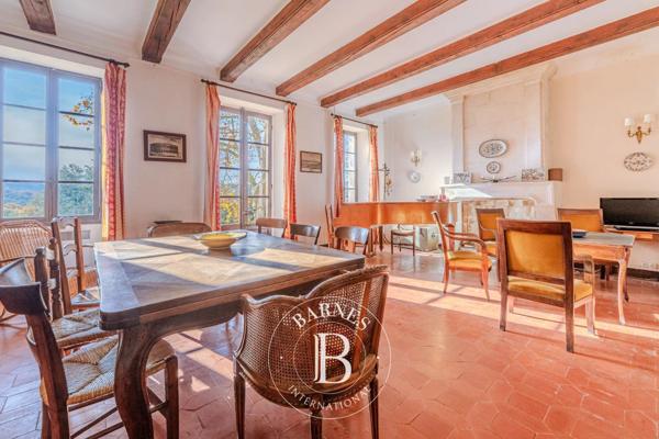 Reillanne, Propriété 8 Chambres -  350 m² à vendre