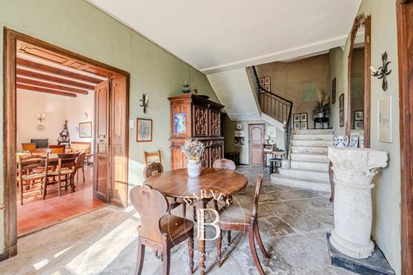 Reillanne, Propriété 8 Chambres -  350 m² à vendre