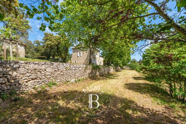 Reillanne, Propriété 8 Chambres -  350 m² à vendre