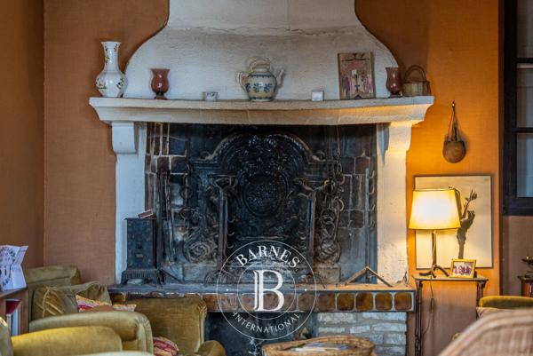Reillanne, Propriété 8 Chambres -  350 m² à vendre