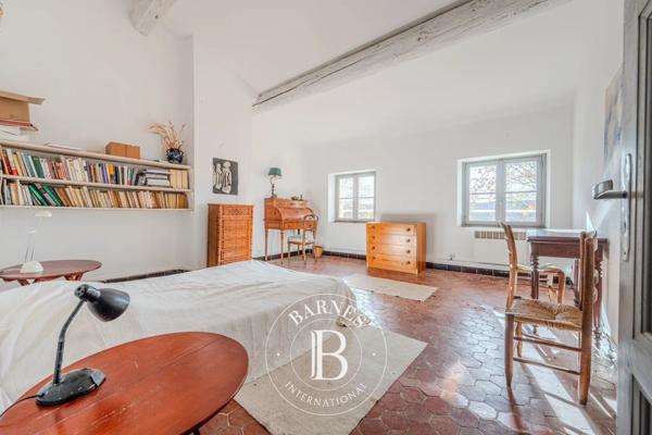 Reillanne, Propriété 8 Chambres -  350 m² à vendre