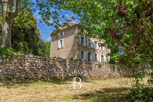 Reillanne, Propriété 8 Chambres -  350 m² à vendre