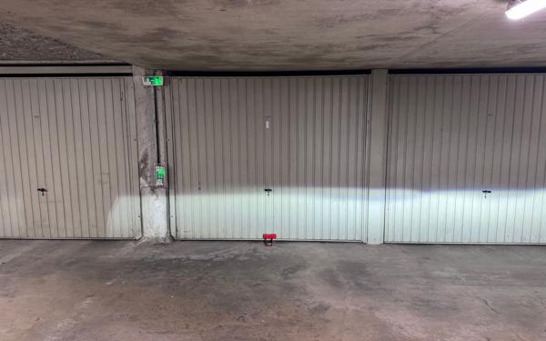 Stationnement à vendre    14 m2 Fréjus