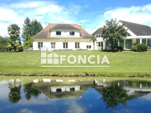 À vendre Maison 10 pièces 309.12 m² - Nieuil-l'espoir 86340