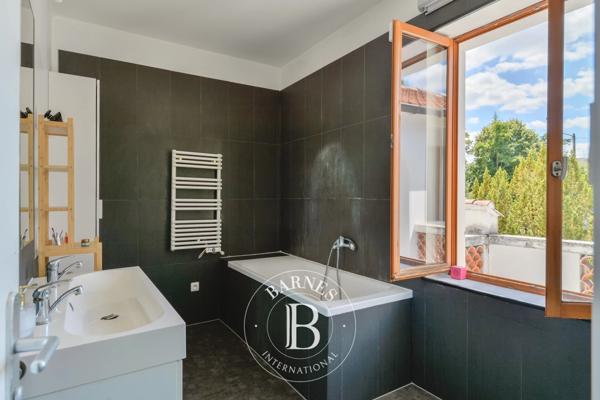 Charbonnières-les-Bains, Maison 3 Chambres -  99 m² à vendre