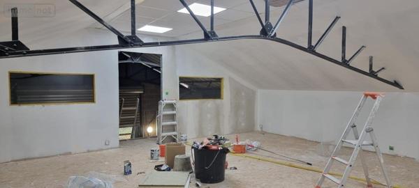 Entrepôt à vendre à Saint-Cyr-sur-Loire dans l'Indre-et-Loire (37540), ref : 37007-2781