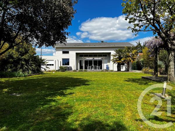 Maison à vendre  10 pièces - 226,25 m2 ST HILAIRE DE RIEZ - 85