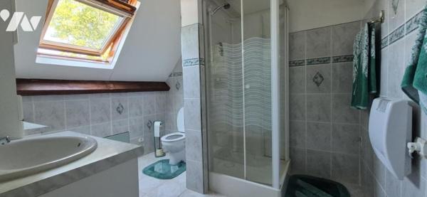 MAISON SUR SOUS SOL - 4 CHAMBRES - TERRAIN 2377 M2