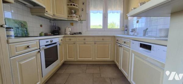 MAISON SUR SOUS SOL - 4 CHAMBRES - TERRAIN 2377 M2