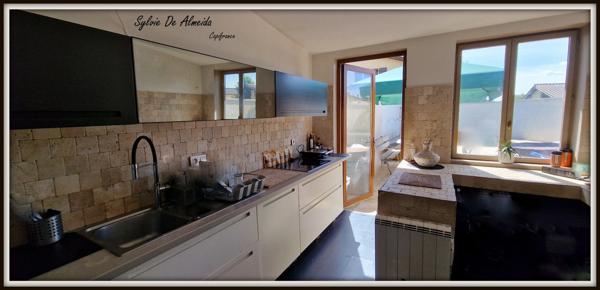 Dpt Ain (01), à vendre PONT DE VEYLE proche MACON maison P6 de 135 m², 5 chambres, piscine